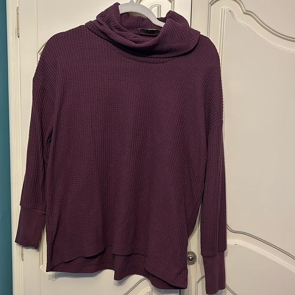 LOFT Petite Burgundy Waffle / Thermal Turtleneck LP - Picture 1 of 6